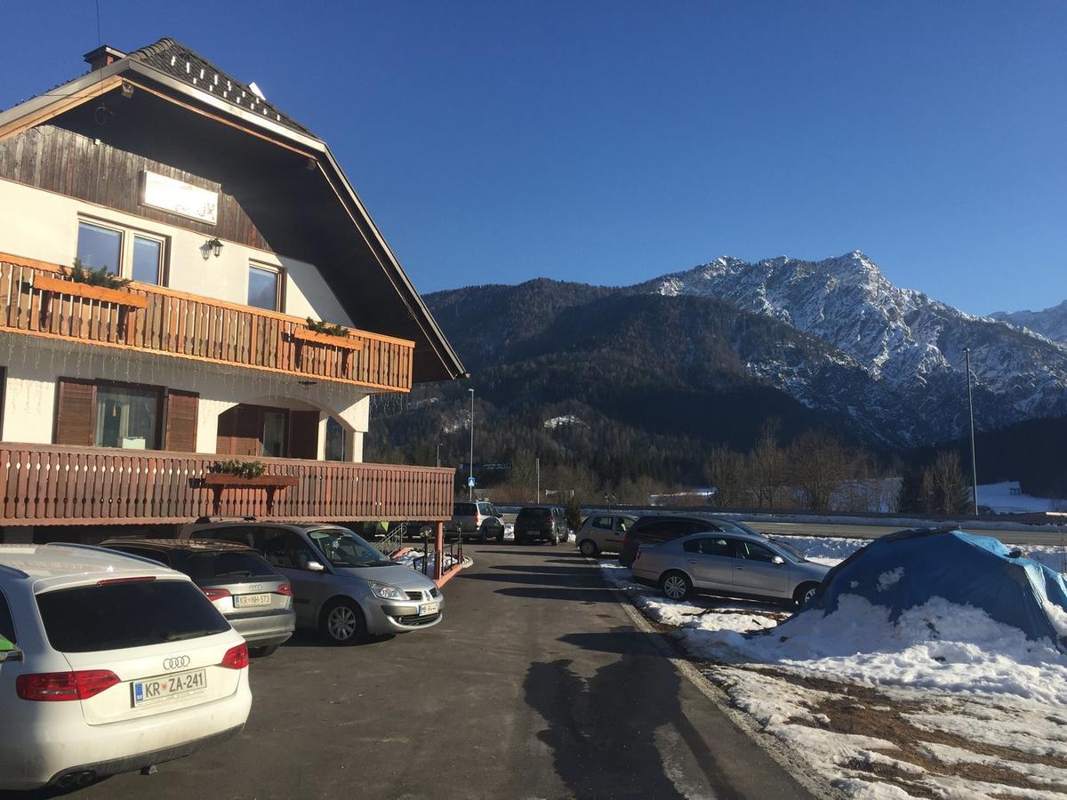 Gostisce Uh- Planica Hotel Rateče Exterior foto